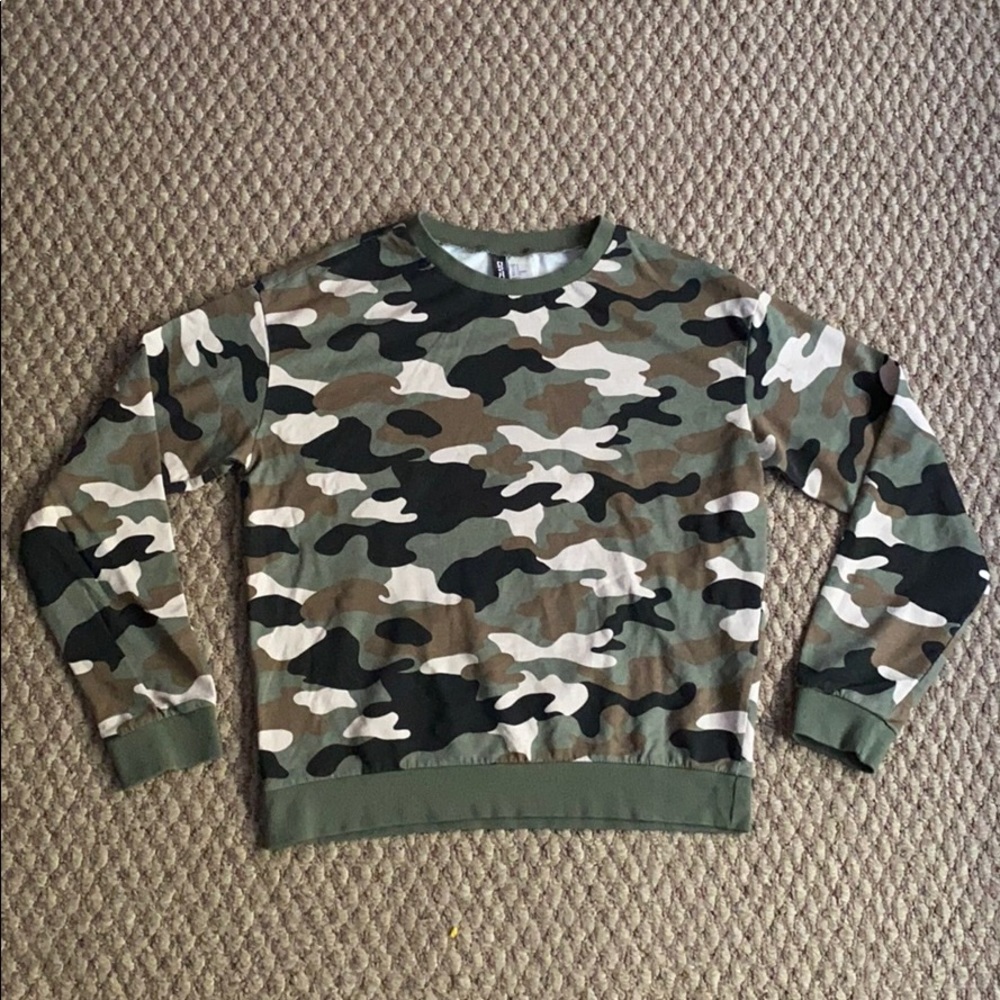 camo crewneck